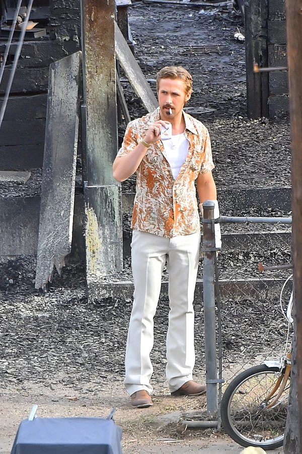 Ryan Gosling-Russel Crowe: Με μουστάκι, καμπάνα και aviator γυαλιά ηλίου