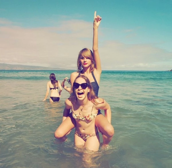 Taylor Swift: Η φωτογραφία με bikini στο Instagram - εικόνα 4