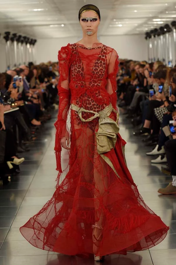 John Galliano x Maison Martin Margiela: Η επιστροφή του "ασώτου" στα runways - εικόνα 4