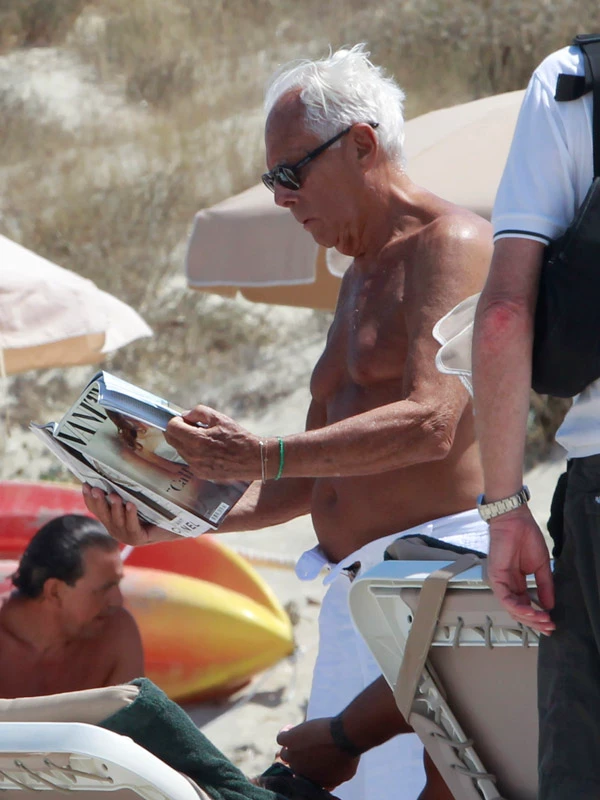 Giorgio Armani: Απολαμβάνει τον ήλιο και τη θάλασσα στην Ibiza - εικόνα 3