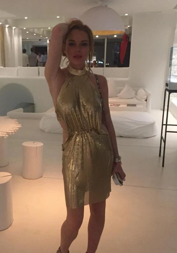 Lindsay Lohan: Βρίσκεται στη Μύκονο! (Φωτογραφίες) - εικόνα 5
