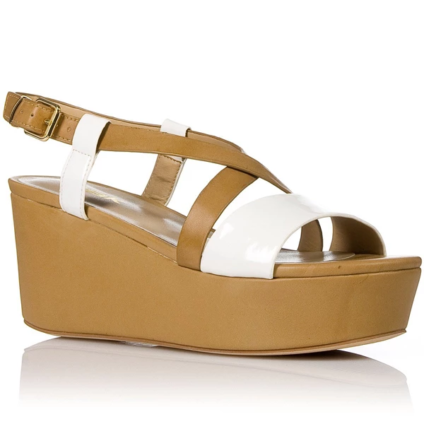 Flatforms: Αυτά είναι τα αγαπημένα παπούτσια της Ελένης Μενεγάκη - εικόνα 4