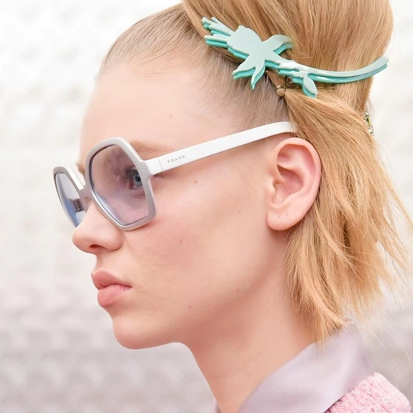 Prada FW15: Η νέα version του ponytail  - εικόνα 4
