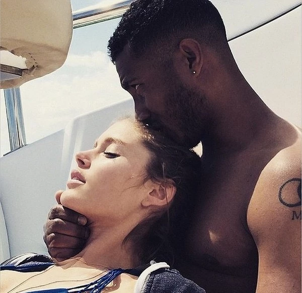 Doutzen Kroes: Παίζει ρακέτες και μας αφήνει με το στόμα ανοιχτό! - εικόνα 9