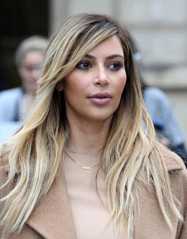 Kim Kardashian: Άλλαξε χρώμα στα μαλλιά της! Δες την με ξανθό πλατινέ - εικόνα 7