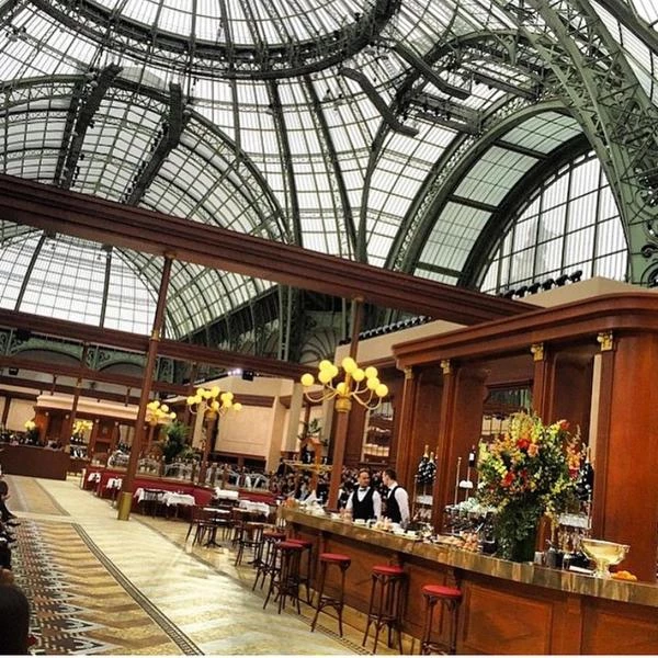 Chanel AW15: 15+1 φωτογραφίες από τη "Brasserie Gabrielle" - εικόνα 4