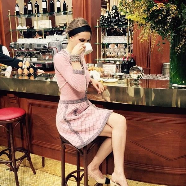 Chanel AW15: 15+1 φωτογραφίες από τη "Brasserie Gabrielle" - εικόνα 10