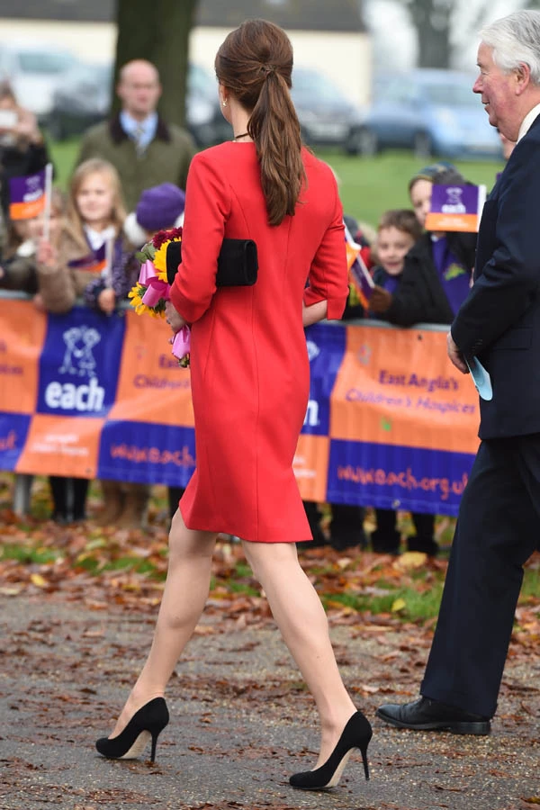 Kate Middleton: Eντυπωσιακή chic εμφάνιση σε φιλανθρωπικό event - εικόνα 2