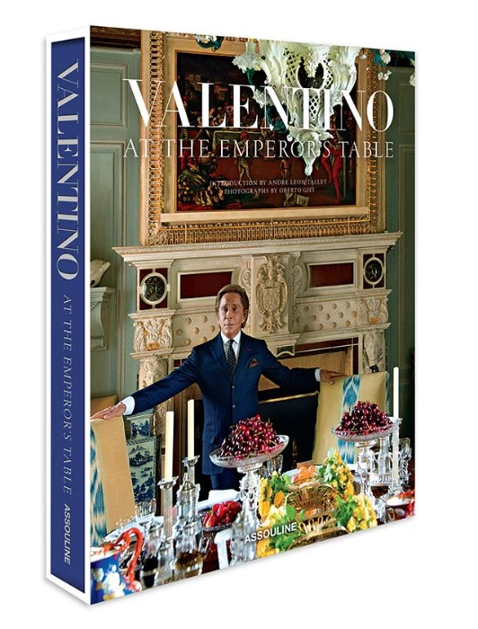 Για fashionistas μόνο: Valentino, At The Emperor’s Table