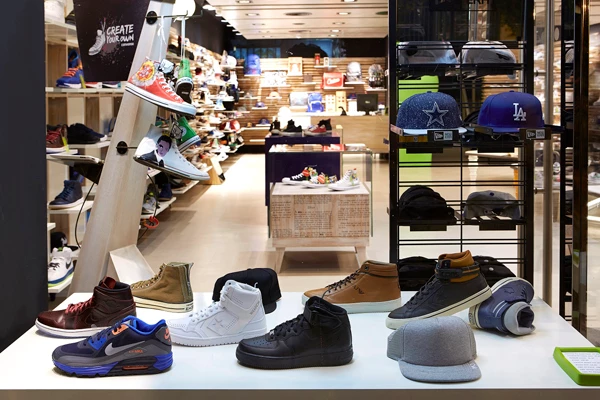Sneaker-lover βρήκες το concept-store που θα αγαπήσεις