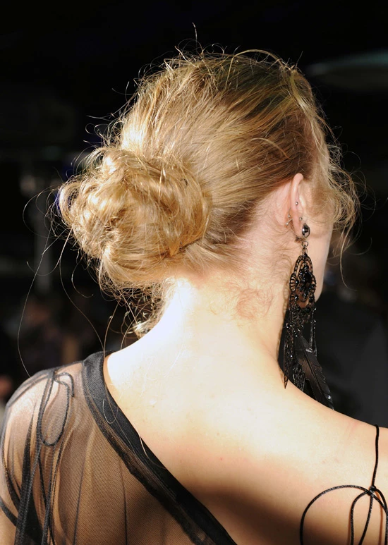 Το εντυπωσιακό σινιόν από το show Mi-Ro F/W 2014-15