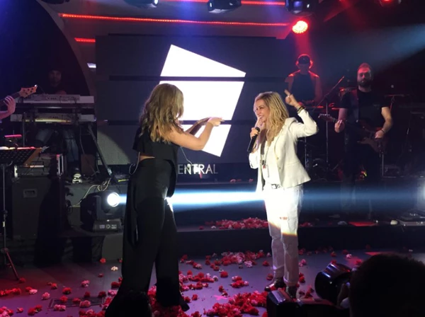 Άννα Βίσση και Μελίνα Ασλανίδου τραγουδούν με την Καίτη Γαρμπή!