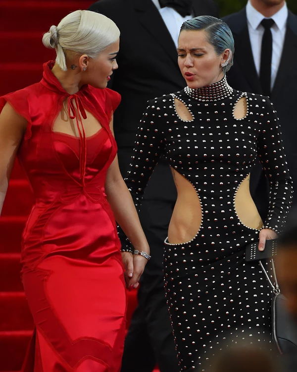 Met Gala 2015: Τα πιο αστεία, τρυφερά και ενδιαφέροντα στιγμιότυπα από το κόκκινο χαλί - εικόνα 8