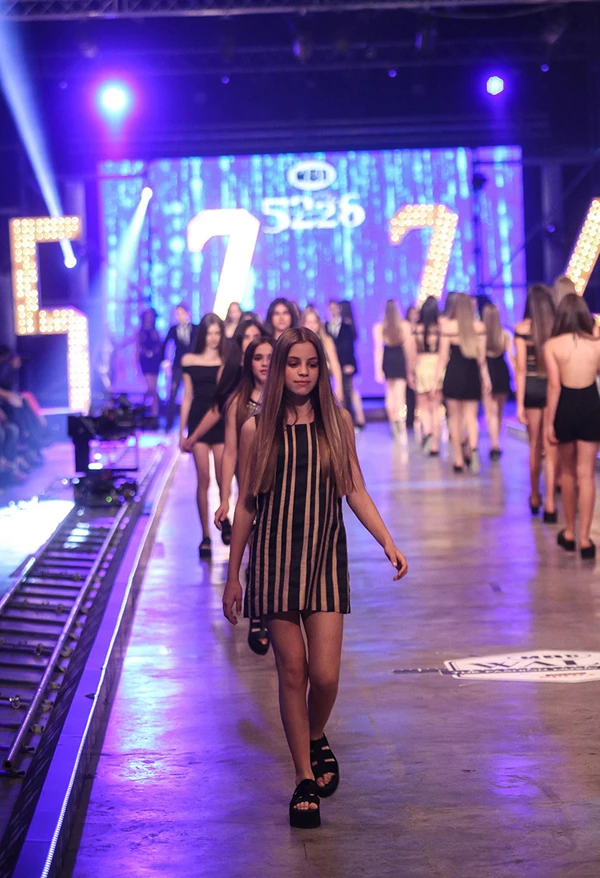 MadWalk 2015: Η σειρά 5226 CeliaKritharioti με τους Boys and Noise - εικόνα 2