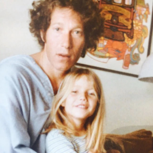 Gwyneth Paltrow: Οι φωτογραφίες και τα συγκινητικά λόγια της για τη γιορτή του πατέρα - εικόνα 2