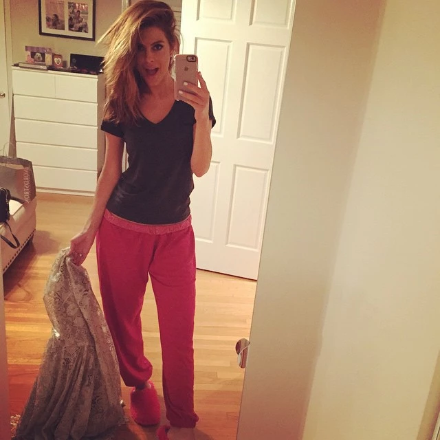 H Maria Menounos με τις πυζάμες μετά το κόκκινο χαλί! - εικόνα 2