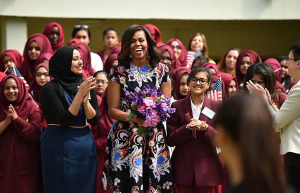 H Michelle Obama φοράει Mary Katrantzou - εικόνα 2