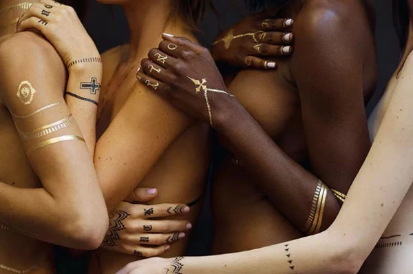 Η Rihanna κυκλοφορεί μία σειρά με flash tattoos  - εικόνα 3