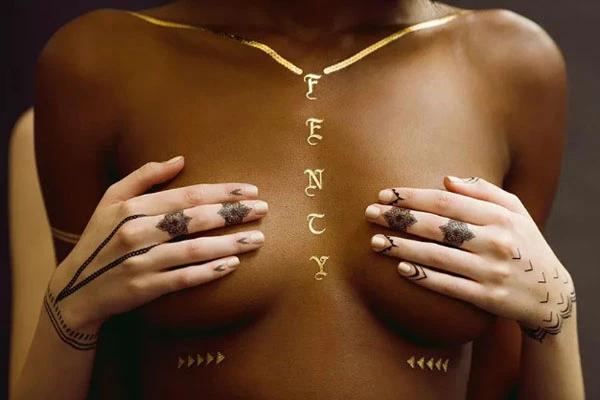 Η Rihanna κυκλοφορεί μία σειρά με flash tattoos  - εικόνα 2