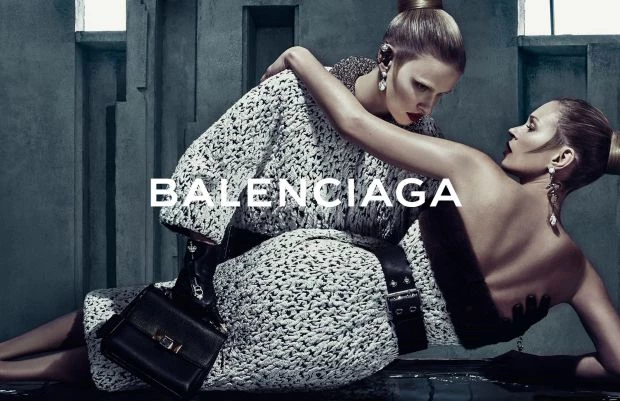Kate Moss - Lara Stone: Σέξι στη νέα καμπάνια Balenciaga - εικόνα 4