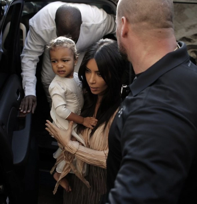 Kim Kardashian - Kanye West: Φωτογραφίες από τη βάφτιση της κόρης τους στην Ιερουσαλήμ! - εικόνα 2