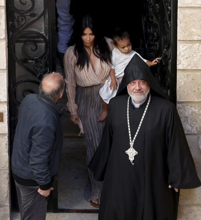 Kim Kardashian - Kanye West: Φωτογραφίες από τη βάφτιση της κόρης τους στην Ιερουσαλήμ! - εικόνα 4