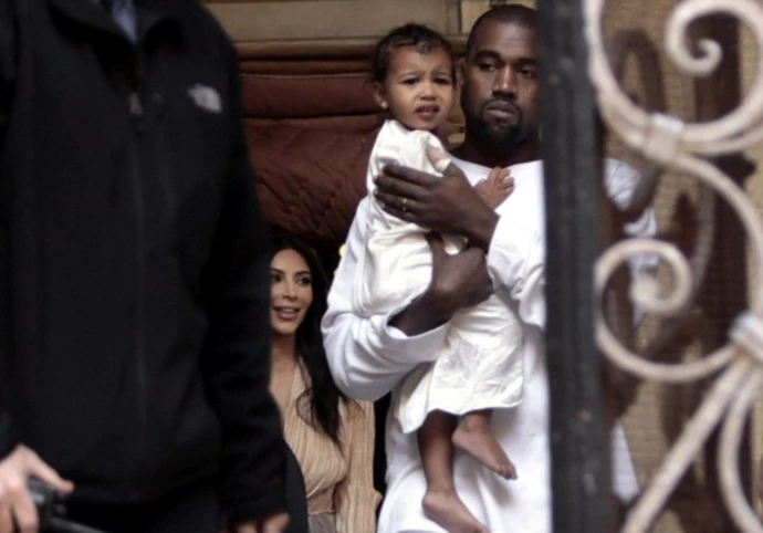 Kim Kardashian - Kanye West: Φωτογραφίες από τη βάφτιση της κόρης τους στην Ιερουσαλήμ! - εικόνα 5