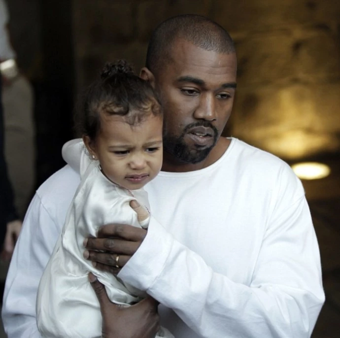 Kim Kardashian - Kanye West: Φωτογραφίες από τη βάφτιση της κόρης τους στην Ιερουσαλήμ! - εικόνα 7