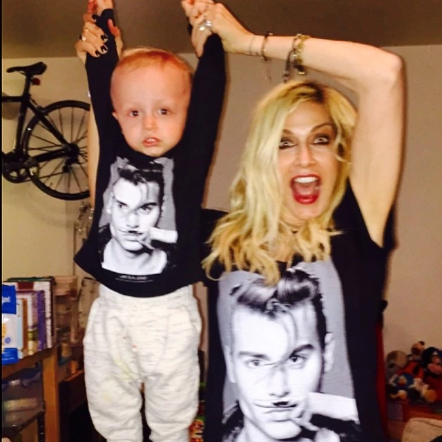Η Άννα Βίσση, ο εγγονός της και ο Jonny Depp...
