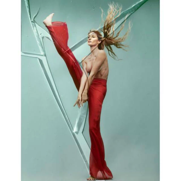 Gisele: Νέα γυμνόστηθη φωτογραφία από το τεύχος της βραζιλιάνικης Vogue