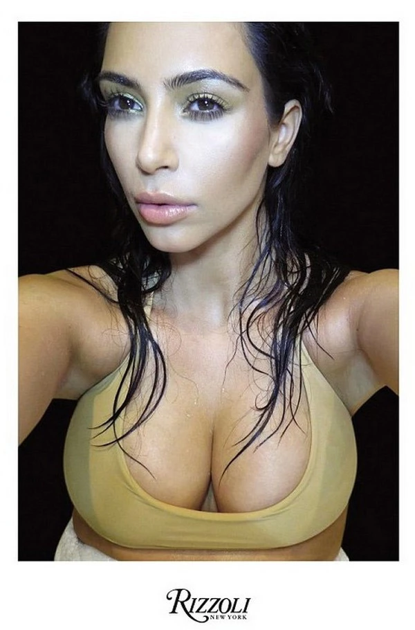 Kim Kardashian: Όλες οι selfies της σε ένα βιβλίο - εικόνα 4