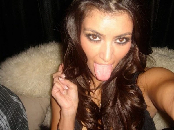Kim Kardashian: Όλες οι selfies της σε ένα βιβλίο - εικόνα 8