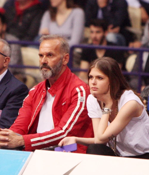 Πέτρος Κωστόπουλος: Με τις δύο κόρες του στο γήπεδο