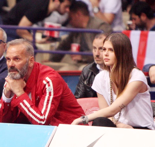 Πέτρος Κωστόπουλος: Με τις δύο κόρες του στο γήπεδο - εικόνα 3