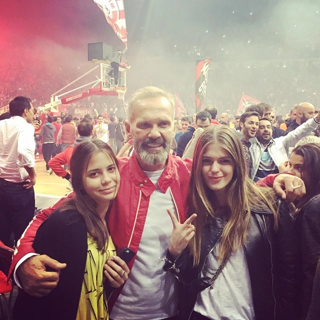 Πέτρος Κωστόπουλος: Με τις δύο κόρες του στο γήπεδο - εικόνα 5