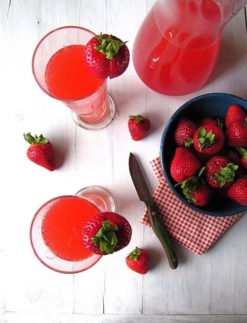 Δροσιστικά ποτά με φράουλα | 5 συνταγές με το πιο αγαπημένο φρούτο - εικόνα 2