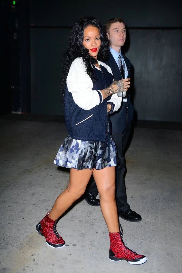 Τι φόρεσε η Rihanna σε αγώνα μπάσκετ στη Νέα Υόρκη;