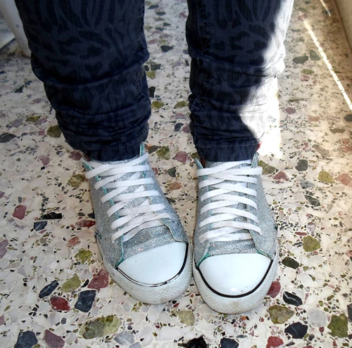 DIY Project: Αναβάθμισε τα παλιά σου sneakers με τον πιο οικονομικό τρόπο - εικόνα 4