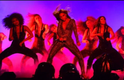 ΒΙΝΤΕΟ: H Beyonce στη σκηνή με Vrettos Vrettakos - εικόνα 3