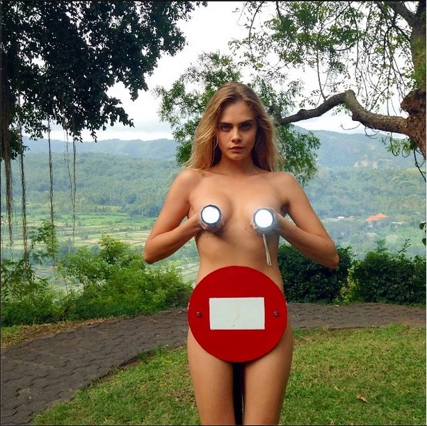 Η γυμνή φωτογραφία της Cara Delevingne στο Instagram