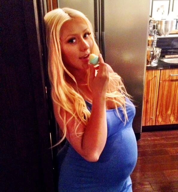 Η φωτογραφία της εγκυμονούσας Christina Aguilera στο Twitter