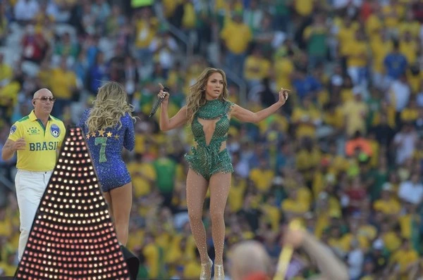 Jennifer Lopez: Η sexy εμφάνιση στην Τελετή Έναρξης του Μουντιάλ 2014 - εικόνα 3