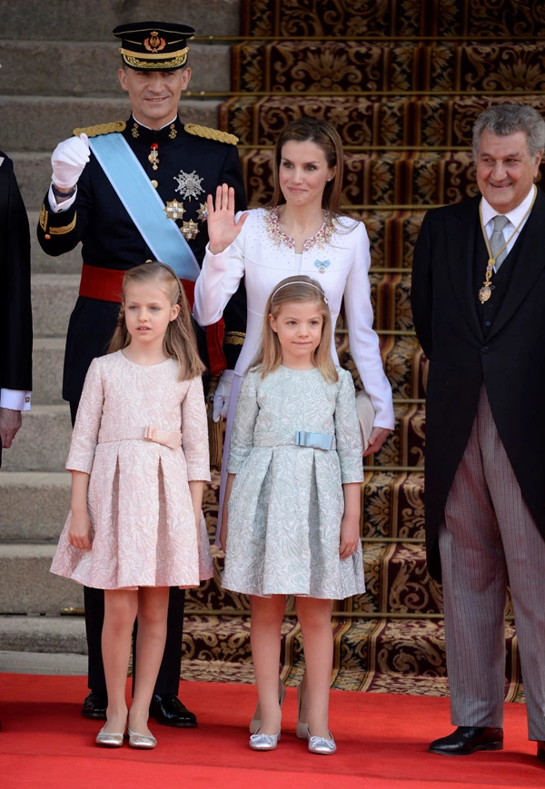 O Πρίγκιπας Felipe και η Letizia χρίστηκαν νέοι βασιλείς της Ισπανίας