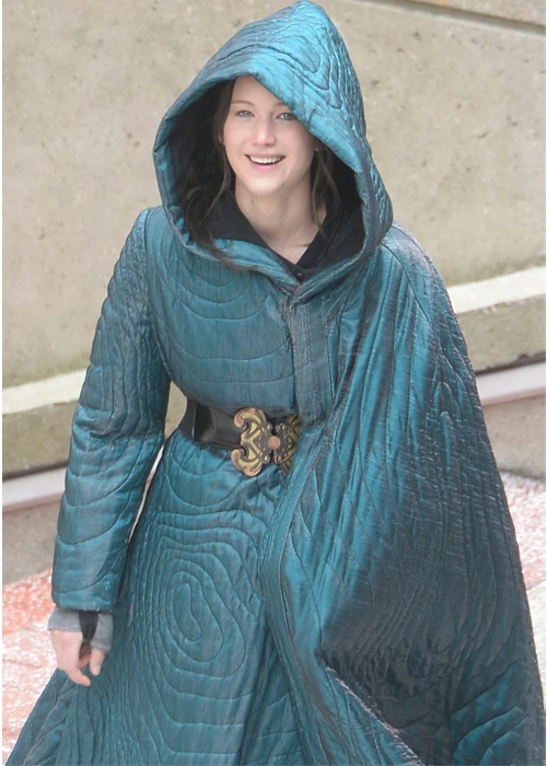 H Jennifer Lawrence στα γυρίσματα του "Τhe Hunger Games" στο Παρίσι
