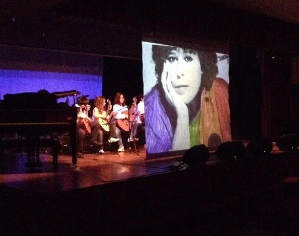 Φωτογραφίες: Η συναυλία για τη Δήμητρα Γαλάνη στη σχολή Ι.Μ.Παναγιωτόπουλου