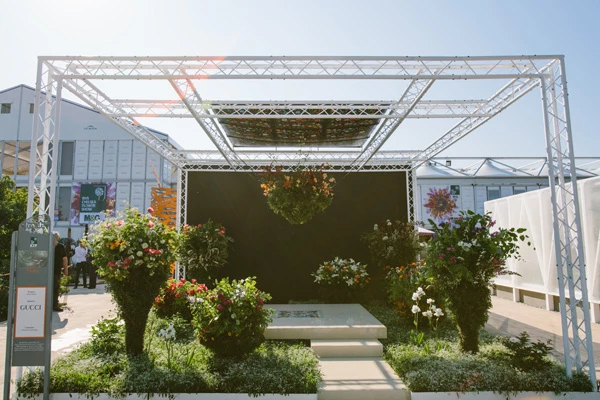 Gucci Flora: Ένας κήπος και μια νέα τσάντα για το περίφημο μοτίβο