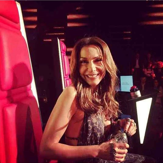 Τι φοράει η Δέσποινα Βανδή στο πρώτο live του The Voice