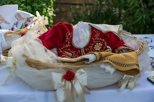 Σάκης Ρουβάς-Κάτια Ζυγούλη: Περισσότερες φωτογραφίες από τη βάφτιση της κόρης τους - εικόνα 2