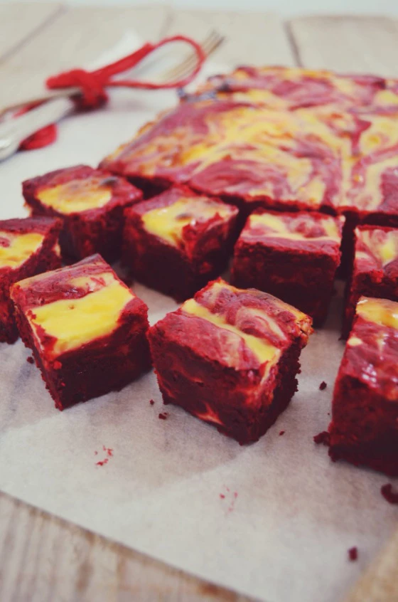 Red velvet cheesecake brownies | Μια απολαυστική και ιδιαίτερη εκδοχή των brownies