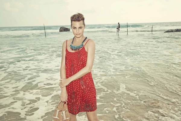 Η Yasmin Le Bon επιστρέφει ως μούσα των Monsoon - εικόνα 3